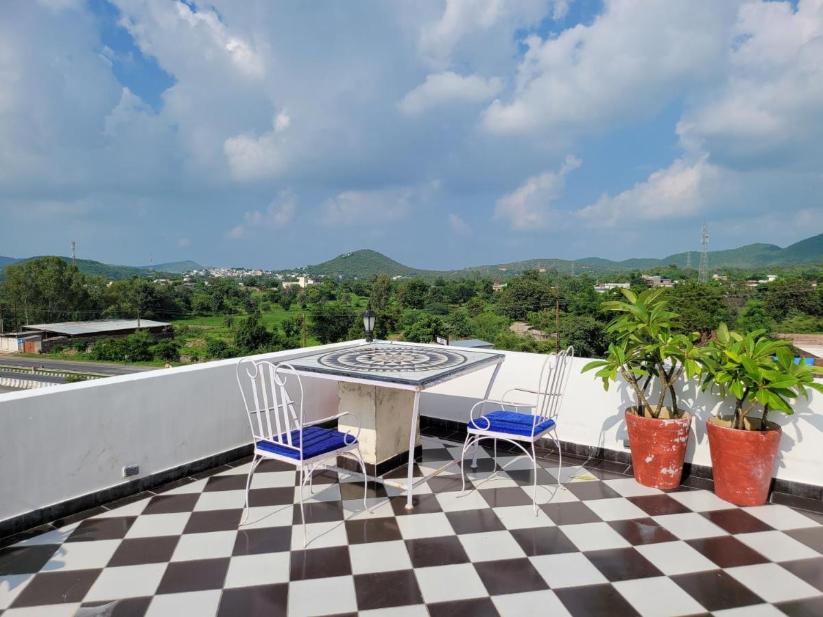 Aura Gold Resort Udaipur Exterior foto